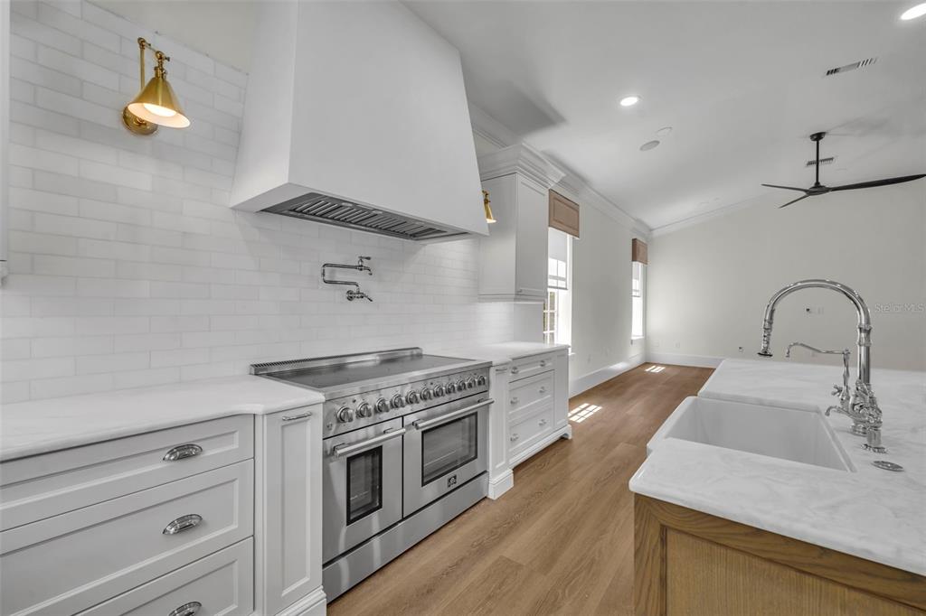 4230 Lower Park Road Orlando, FL 32814 - Photo 13 of 56