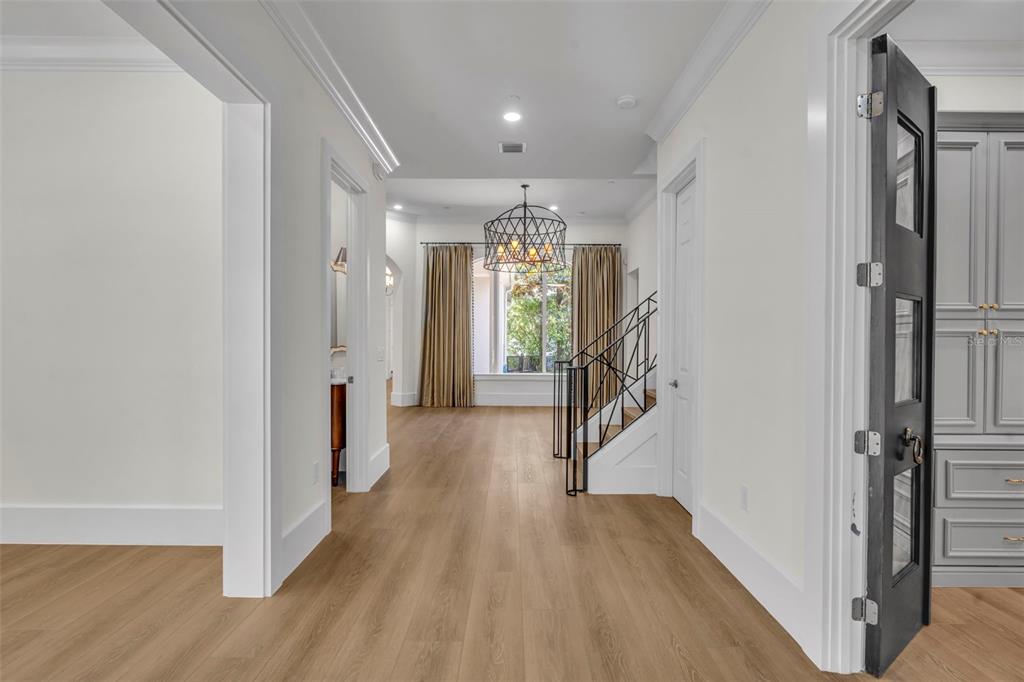 4230 Lower Park Road Orlando, FL 32814 - Photo 6 of 56