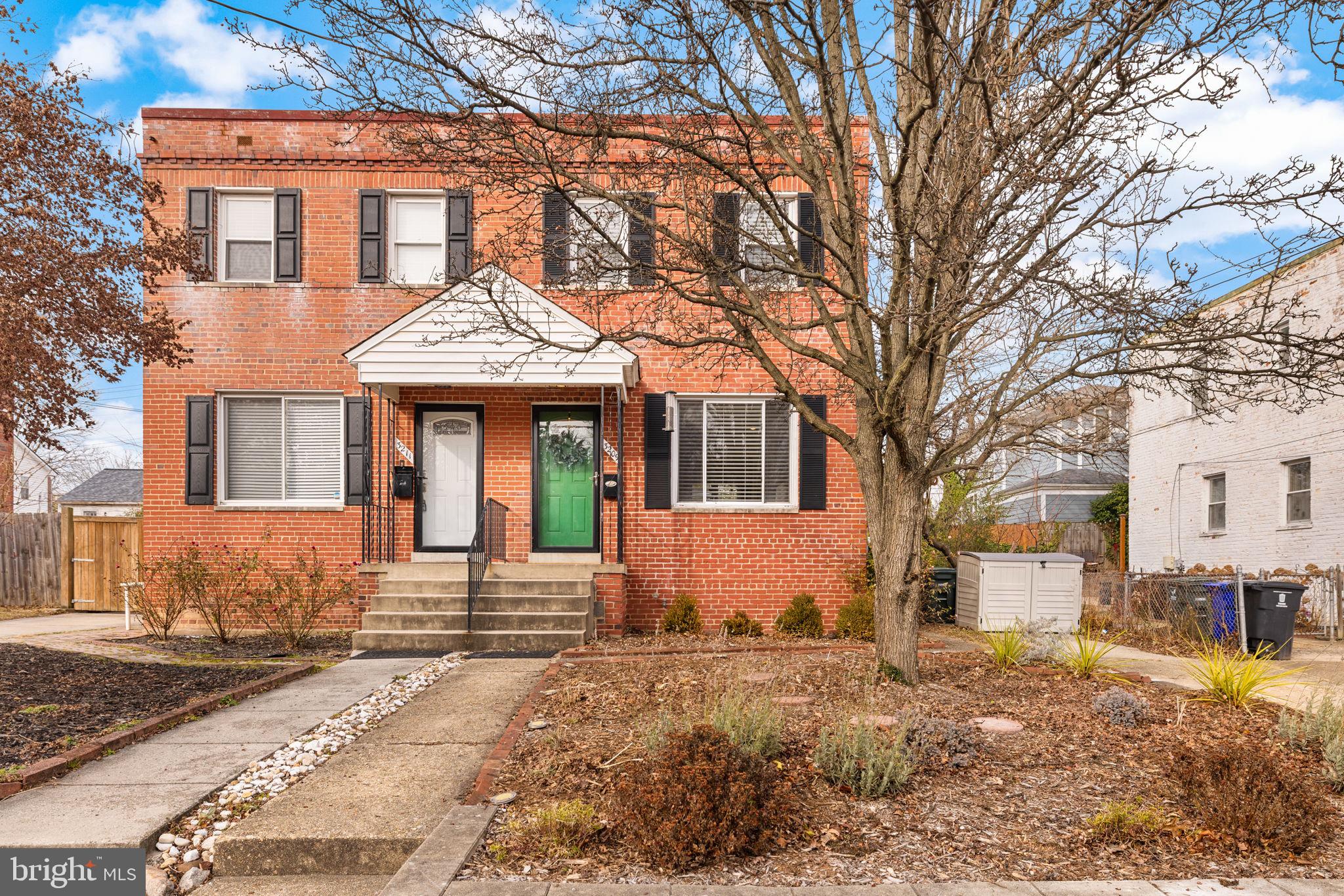 3209 13th Road South Arlington, VA 22204 - Photo 1 of 11