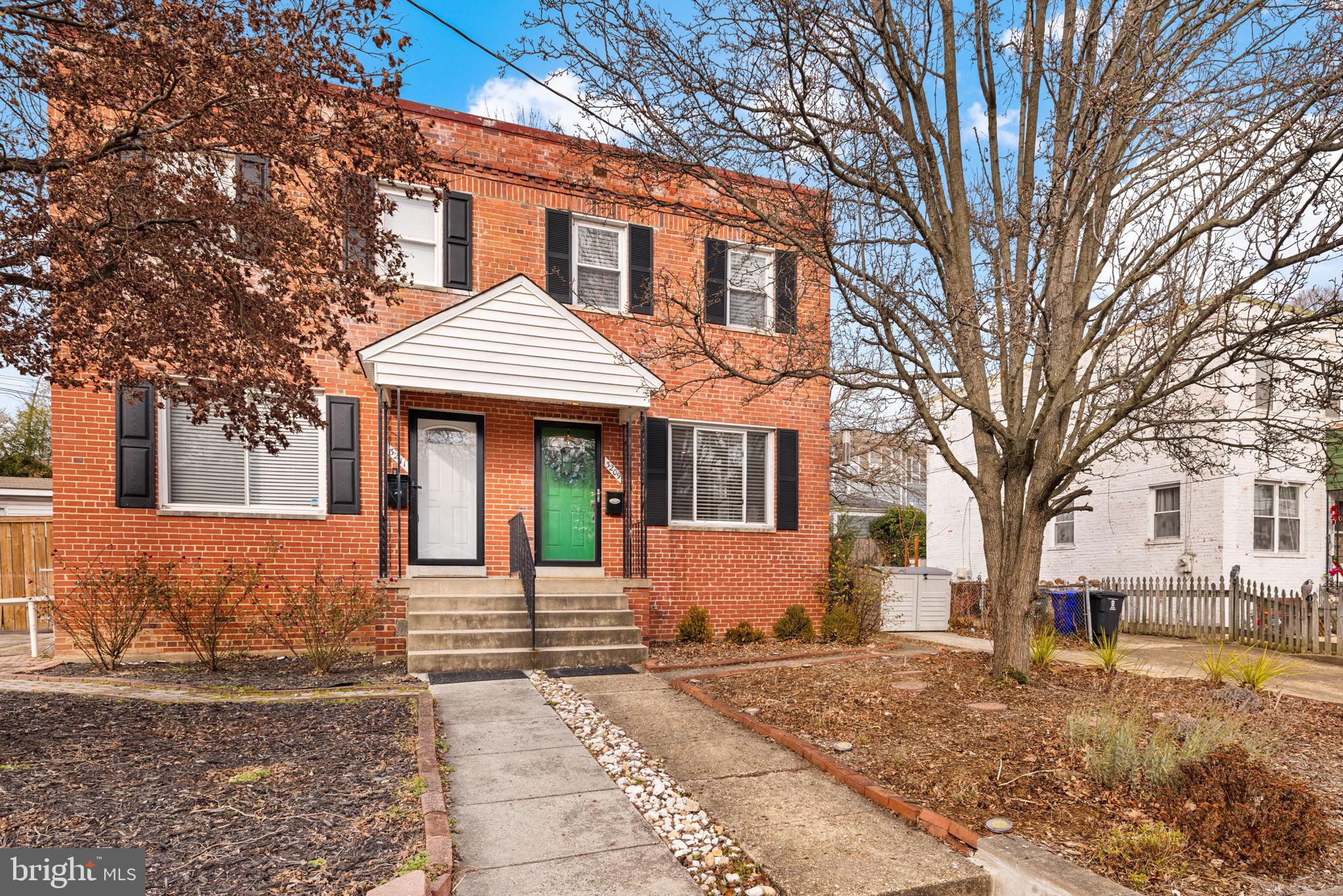 3209 13th Road South Arlington, VA 22204 - Photo 3 of 11