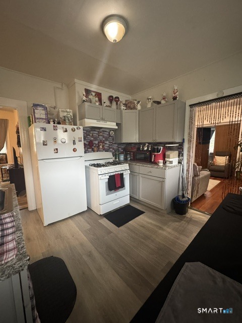 66 Windsor Avenue Meriden, CT 06451 - Photo 5 of 26 2nd floor unit