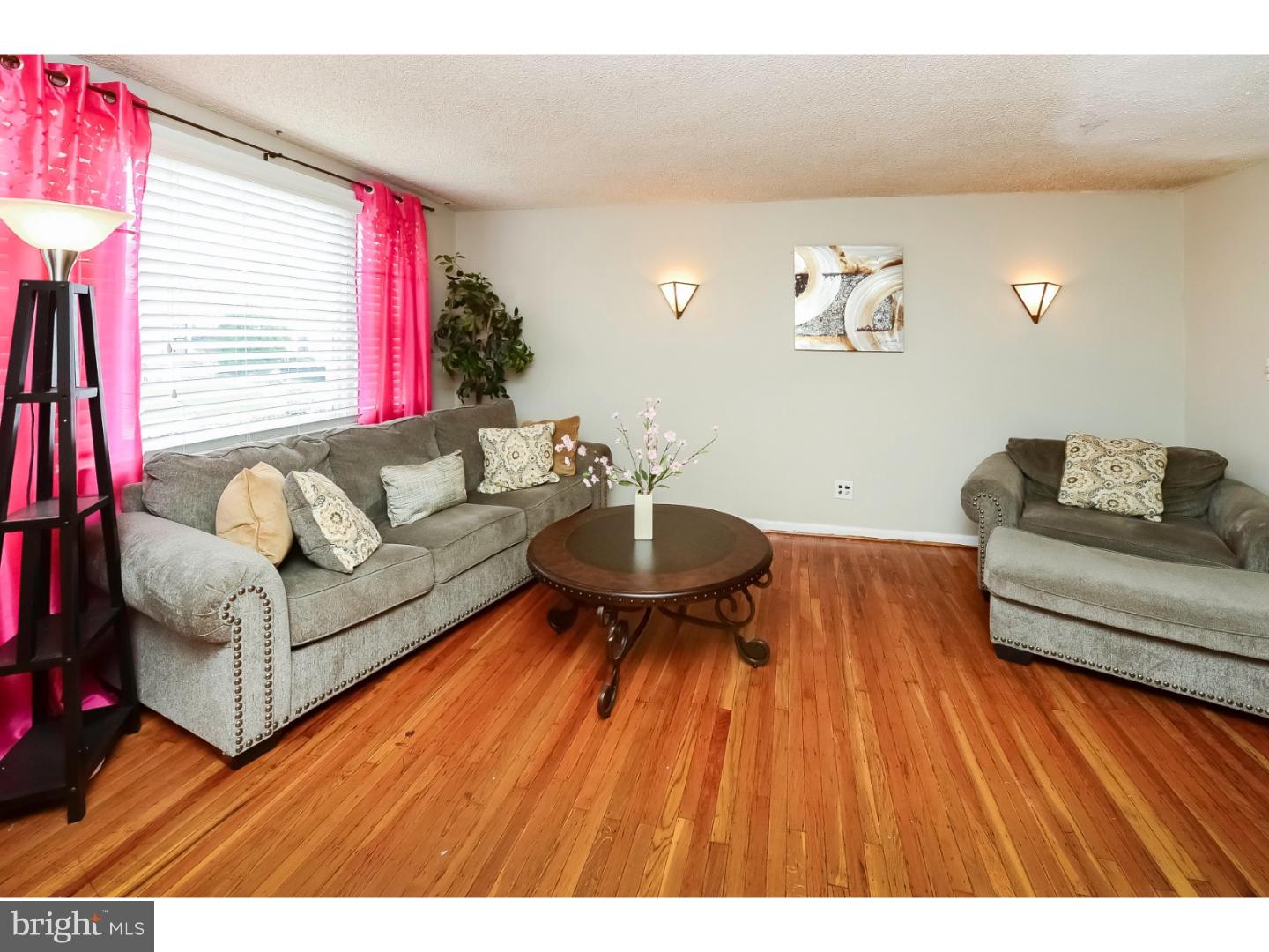 8014 Temple Road Philadelphia, PA 19150 - Photo 2 of 19 Living Room