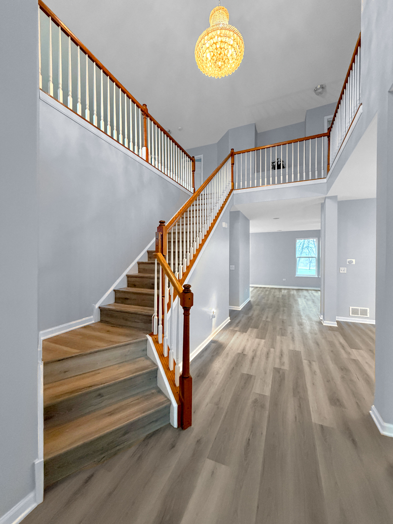 984 Ashbrook Circle Bolingbrook, IL 60440 - Photo 2 of 34