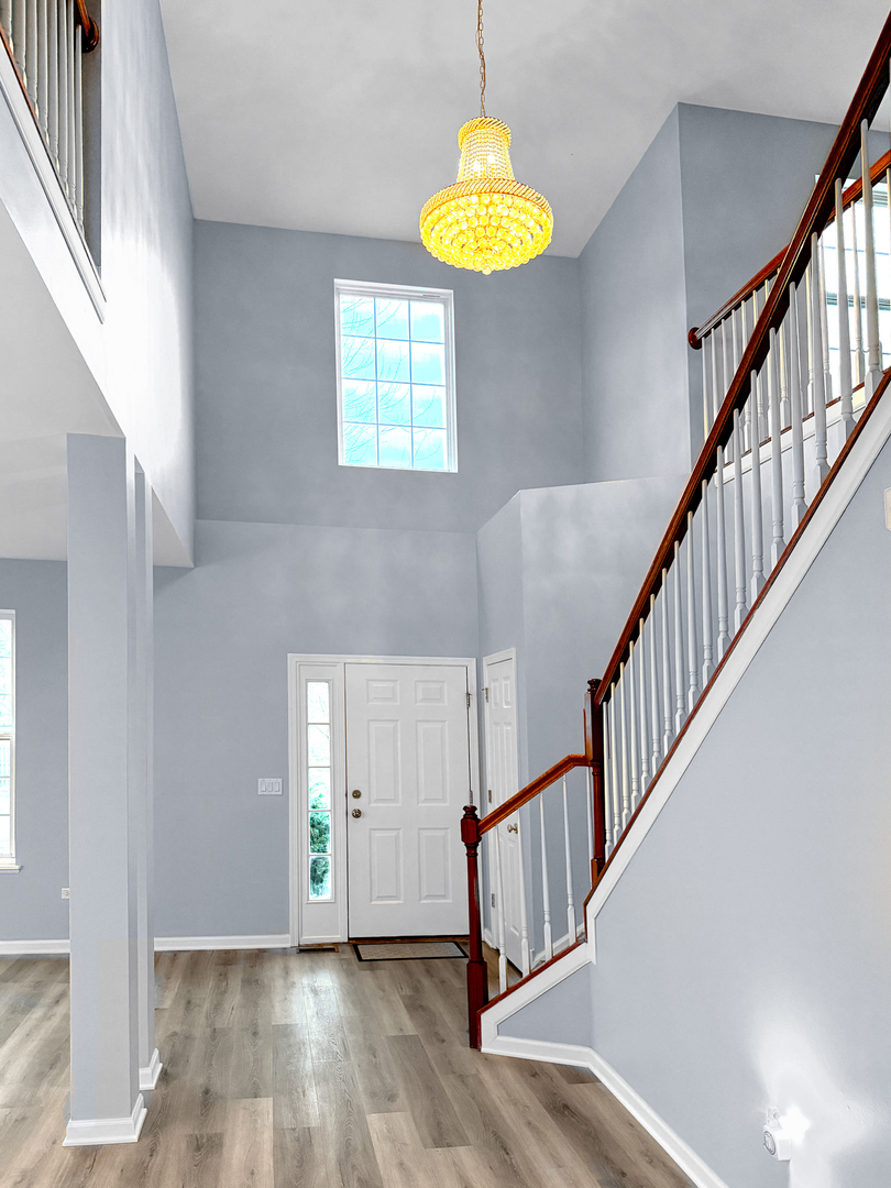 984 Ashbrook Circle Bolingbrook, IL 60440 - Photo 3 of 34