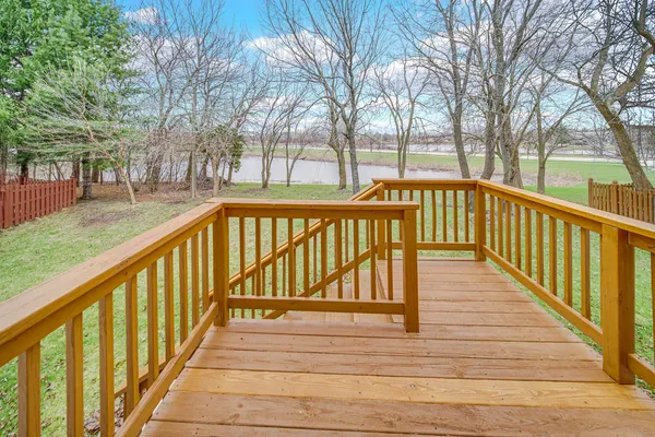 $586,000 | 984 Ashbrook Circle, Bolingbrook, IL 60440