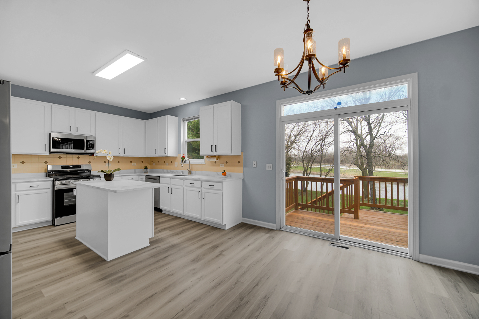 984 Ashbrook Circle Bolingbrook, IL 60440 - Photo 9 of 34