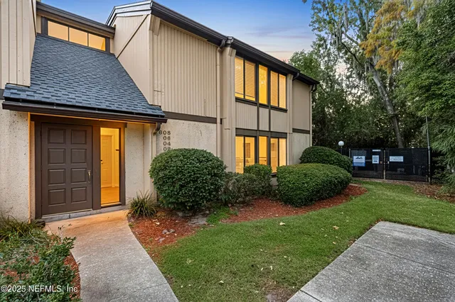 $189,900 | 7602 Las Palmas Way, Unit 181, Jacksonville, FL 32256