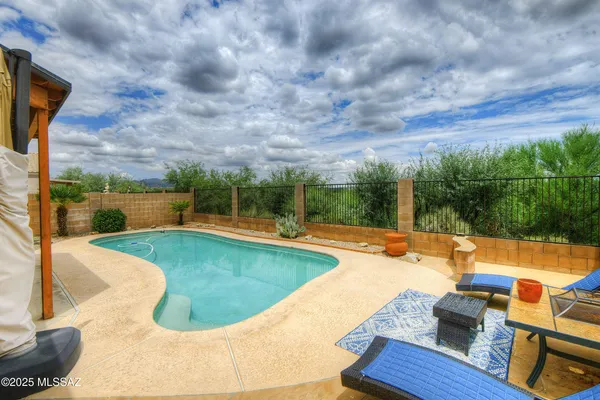 $3,900 | 11979 North Labyrinth Drive, Tucson, AZ 85737