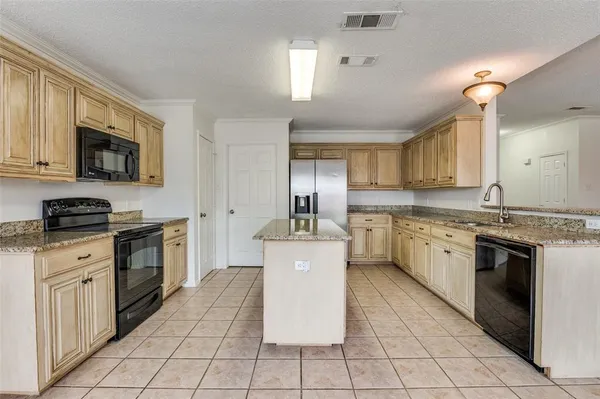 $349,900 | 14 Enchanted Court, Mansfield, TX 76063