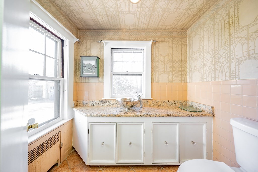 25 Oxford Street Springfield, MA 01108 - Photo 5 of 22