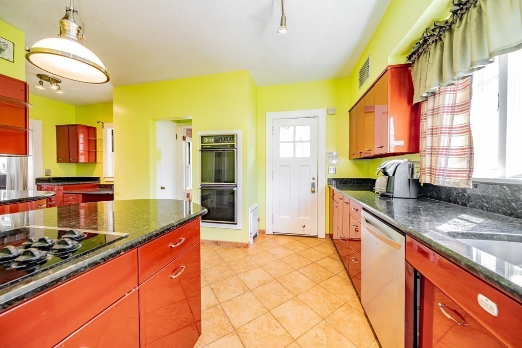 25 Oxford Street Springfield, MA 01108 - Photo 9 of 22