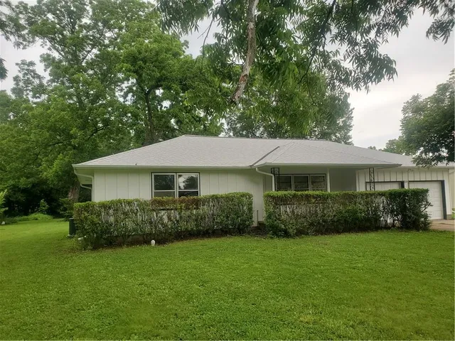 $185,000 | 304 West Swan Street, Lacygne, KS 66040