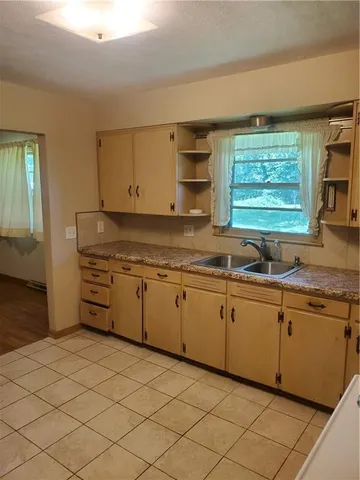 $185,000 | 304 West Swan Street, Lacygne, KS 66040