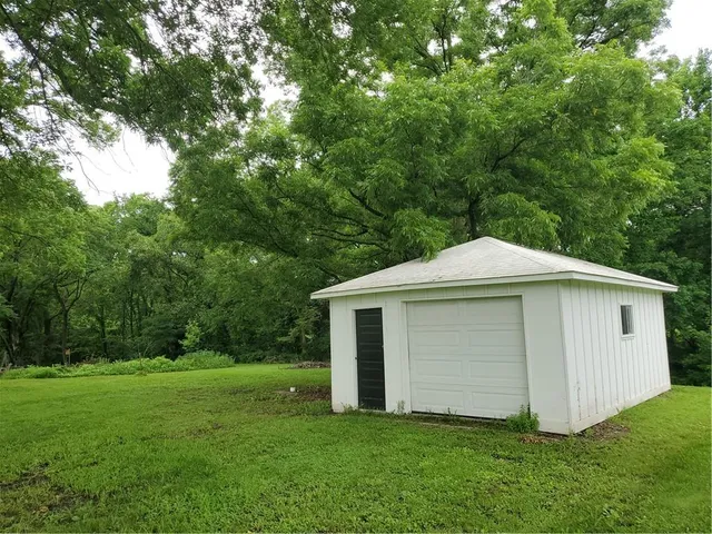 $185,000 | 304 West Swan Street, Lacygne, KS 66040