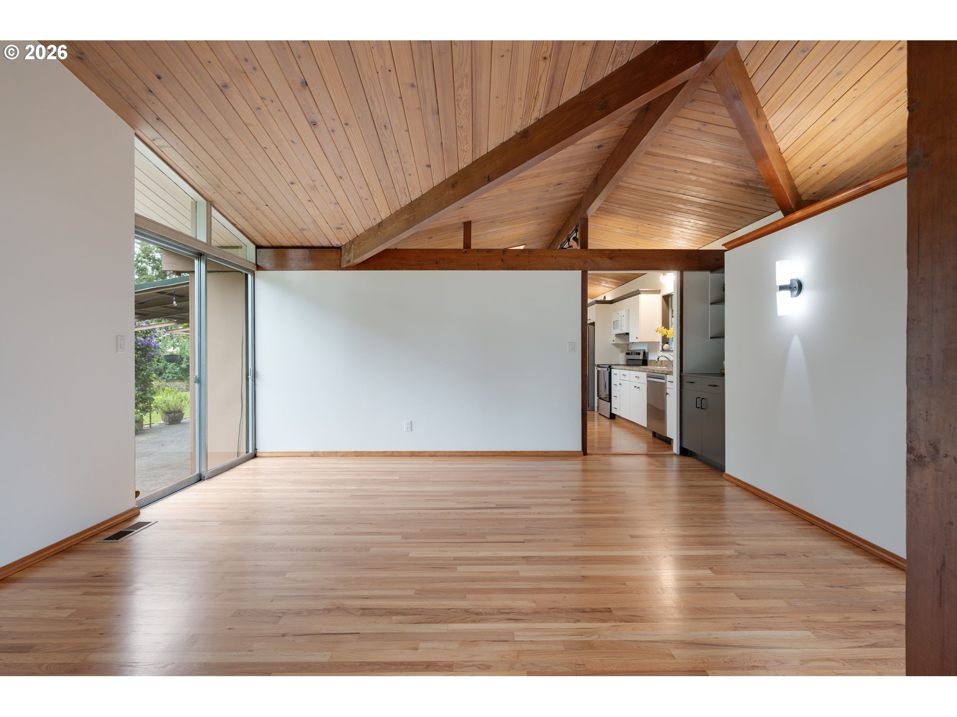 9324 Northeast Levee Road Portland, OR 97211 - Photo 13 of 45