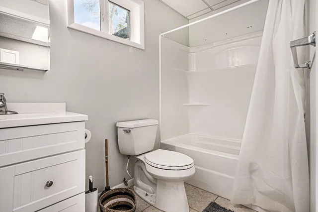 $420,000 | 22485 Clear Lake Road North, Battle Creek, MI 49014