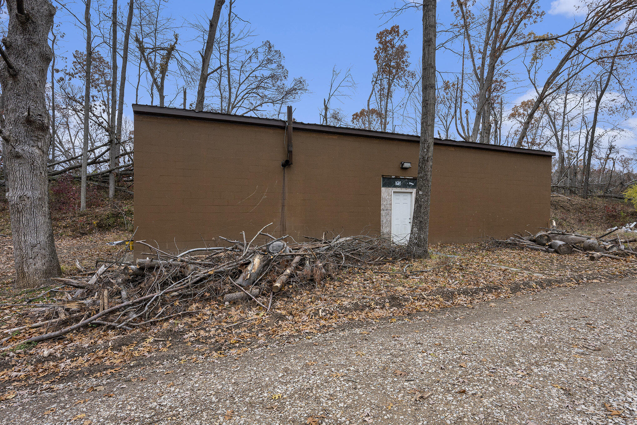 22485 Clear Lake Road North Battle Creek, MI 49014 - Photo 26 of 46 008_file_809
