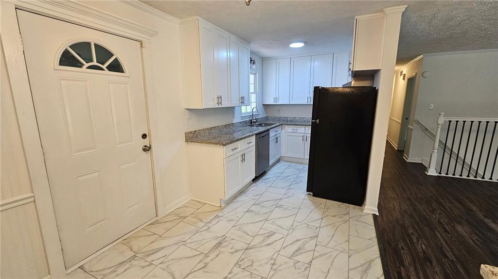 1231 Woodleigh Road Southwest Marietta, GA 30008 - Photo 9 of 20