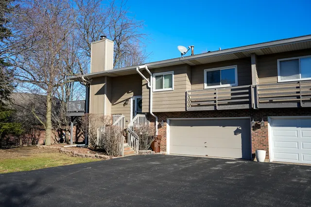 $320,000 | 647 Johnson Avenue, Frankfort, IL 60423