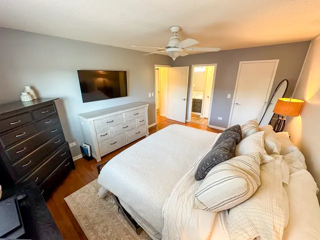 $320,000 | 647 Johnson Avenue, Frankfort, IL 60423