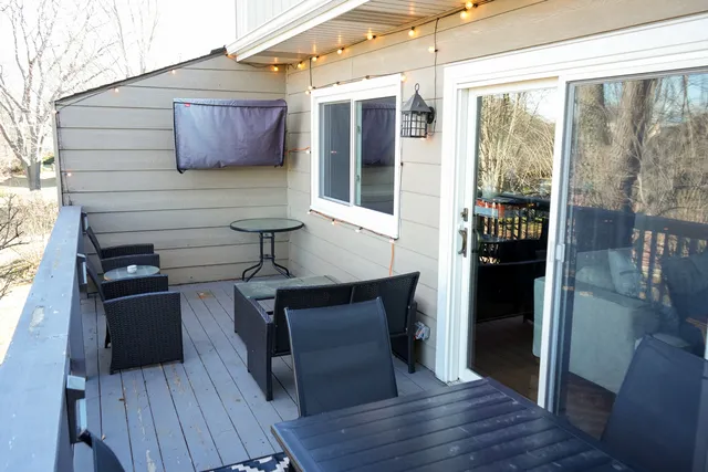 $320,000 | 647 Johnson Avenue, Frankfort, IL 60423