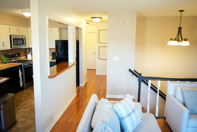 $320,000 | 647 Johnson Avenue, Frankfort, IL 60423