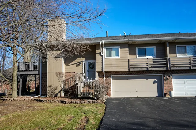 $320,000 | 647 Johnson Avenue, Frankfort, IL 60423