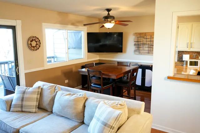 $320,000 | 647 Johnson Avenue, Frankfort, IL 60423