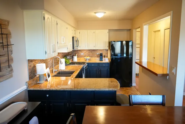 $320,000 | 647 Johnson Avenue, Frankfort, IL 60423