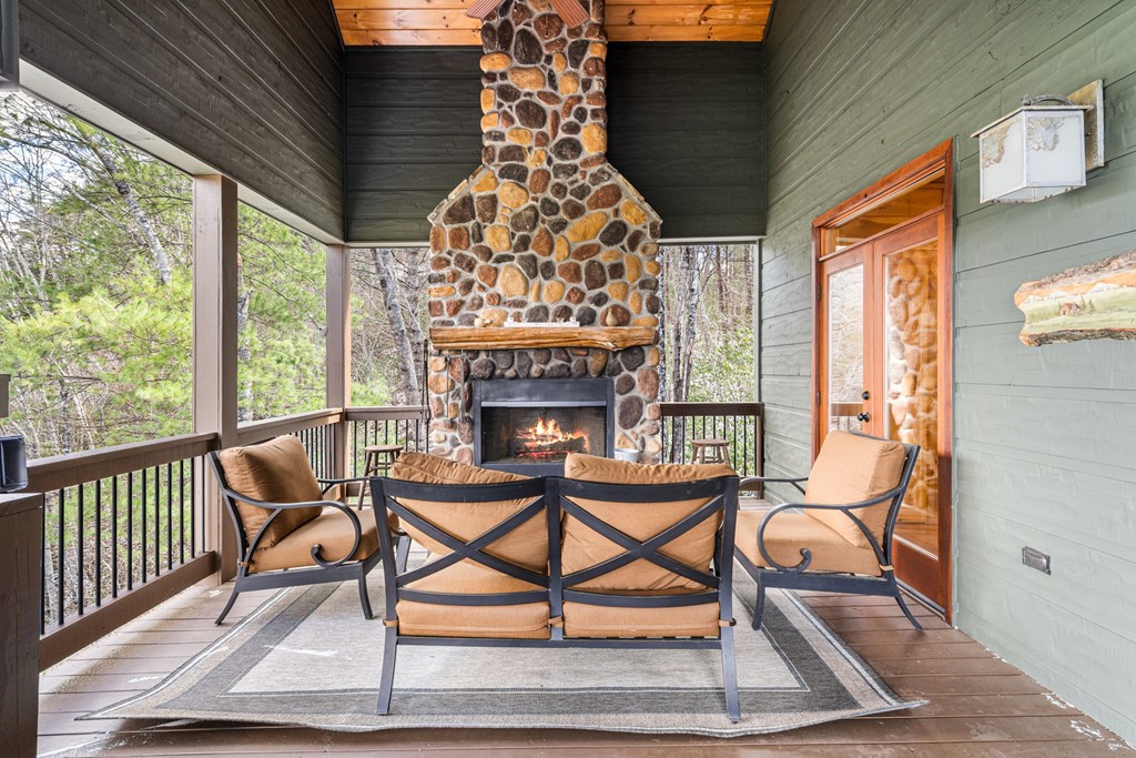 308 Cabbage Patch Morganton, GA 30560 - Photo 4 of 39