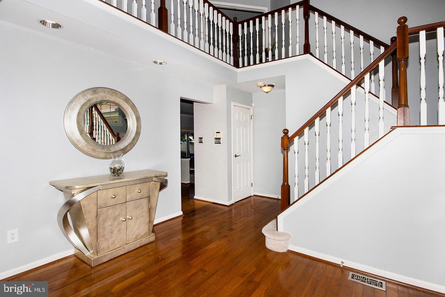 60 Winfield Circle Sewell, NJ 08080 - Photo 3 of 41 Foyer
