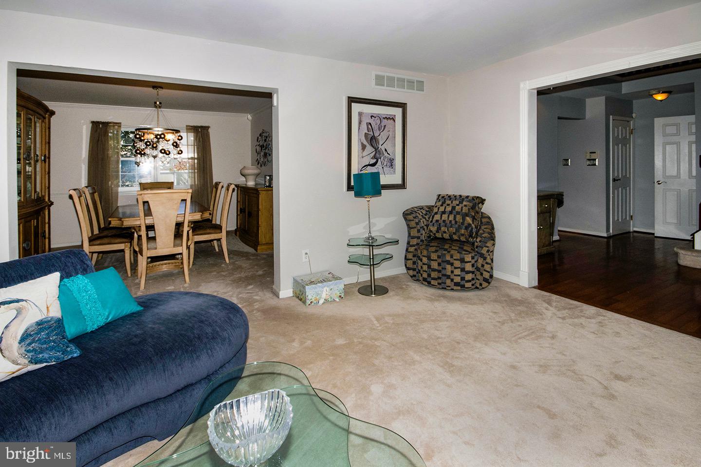 60 Winfield Circle Sewell, NJ 08080 - Photo 7 of 41 Living Room