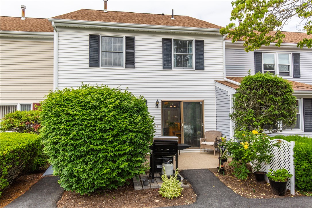 2970 Mendon Road, Unit 39 Cumberland, RI 02864 - Photo 29 of 41 Patio