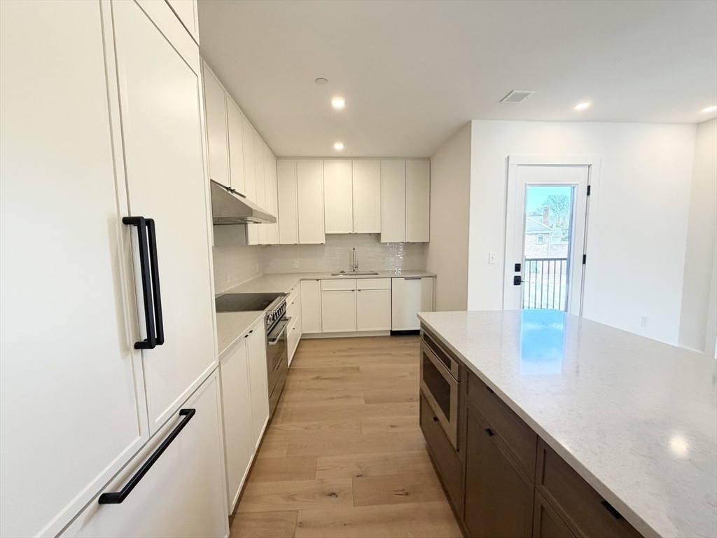 10 Elm Street, Unit 10 Newton, MA 02465 - Photo 3 of 24