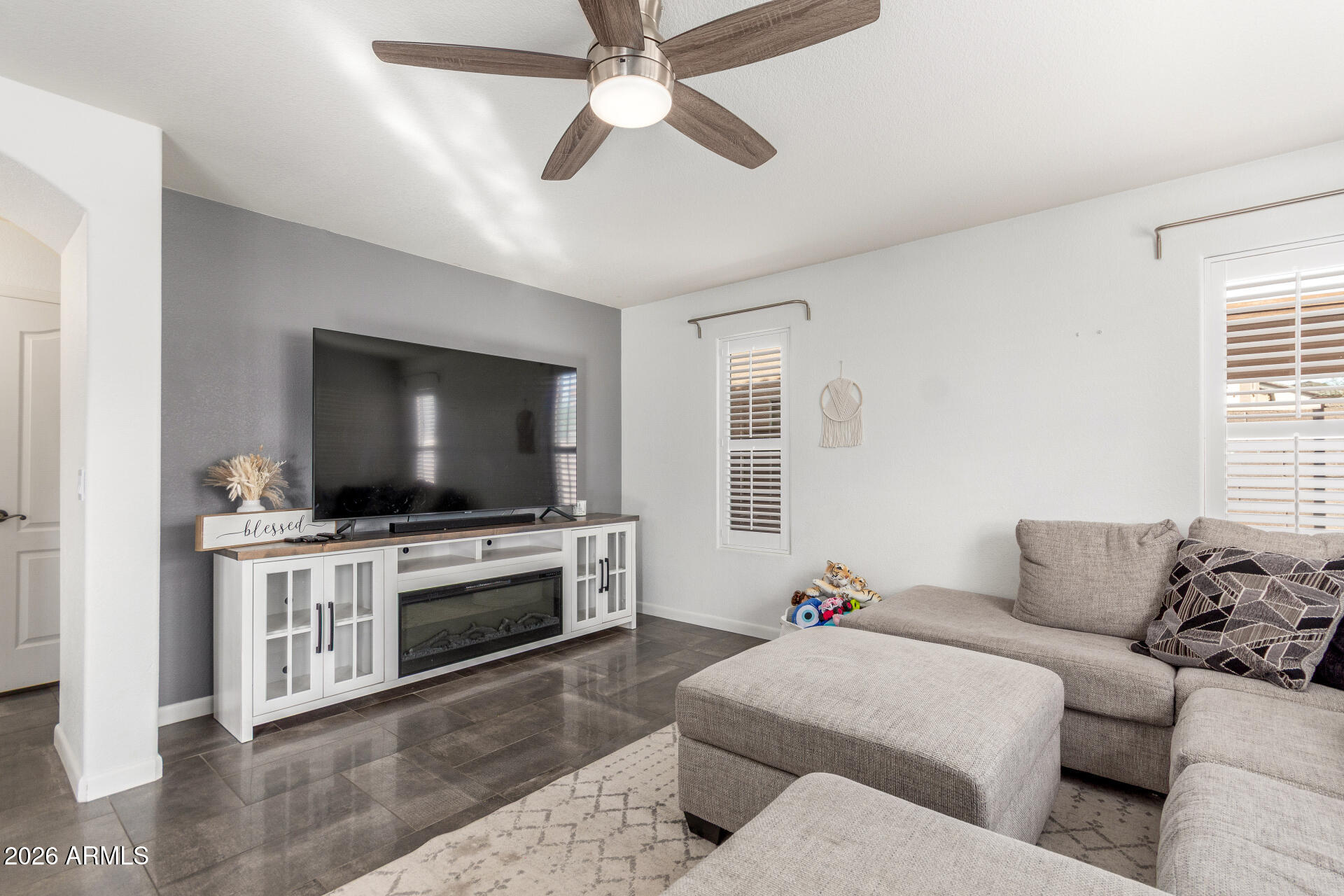 2435 West Via Dona Road Phoenix, AZ 85085 - Photo 9 of 41 9 Dona