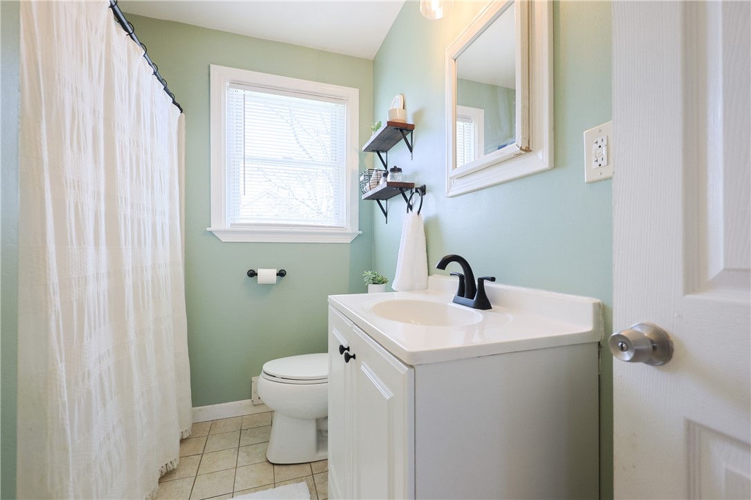 35 Maplecrest Drive Pawtucket, RI 02861 - Photo 12 of 19