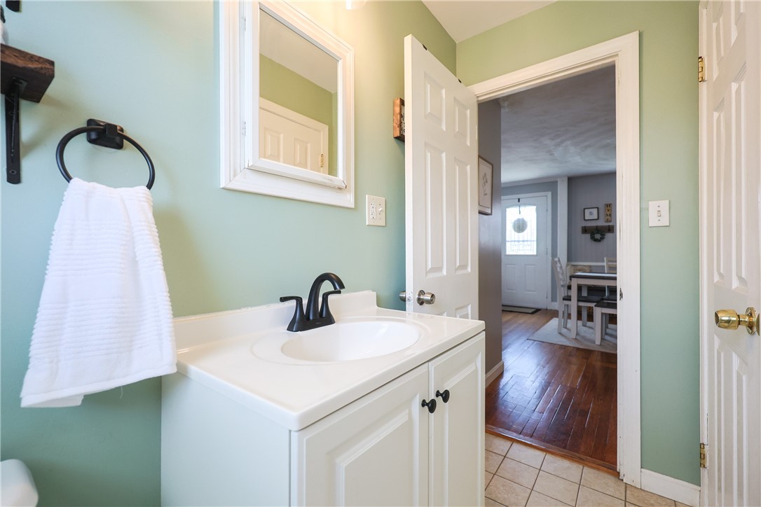 35 Maplecrest Drive Pawtucket, RI 02861 - Photo 13 of 19