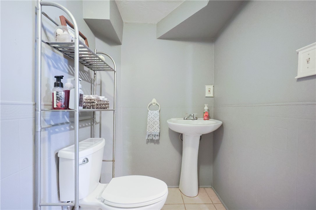 35 Maplecrest Drive Pawtucket, RI 02861 - Photo 16 of 19