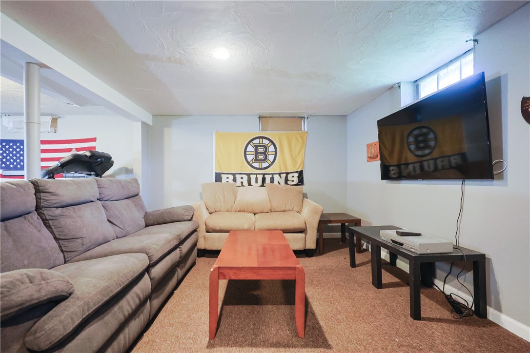 35 Maplecrest Drive Pawtucket, RI 02861 - Photo 17 of 19