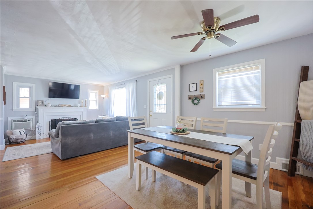 35 Maplecrest Drive Pawtucket, RI 02861 - Photo 3 of 19