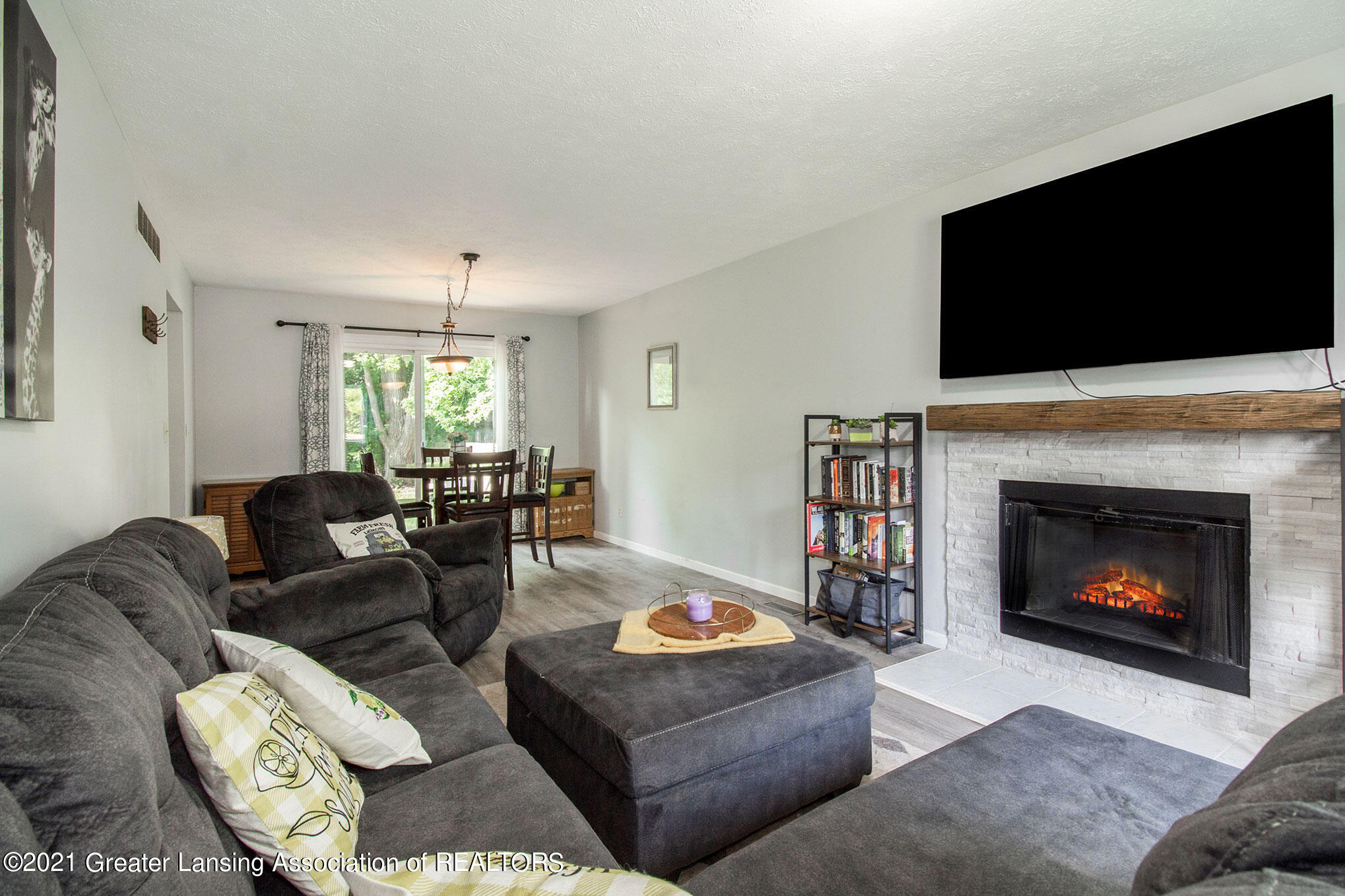 2029 West Miller Road Lansing, MI 48911 - Photo 5 of 22 IMG_0753