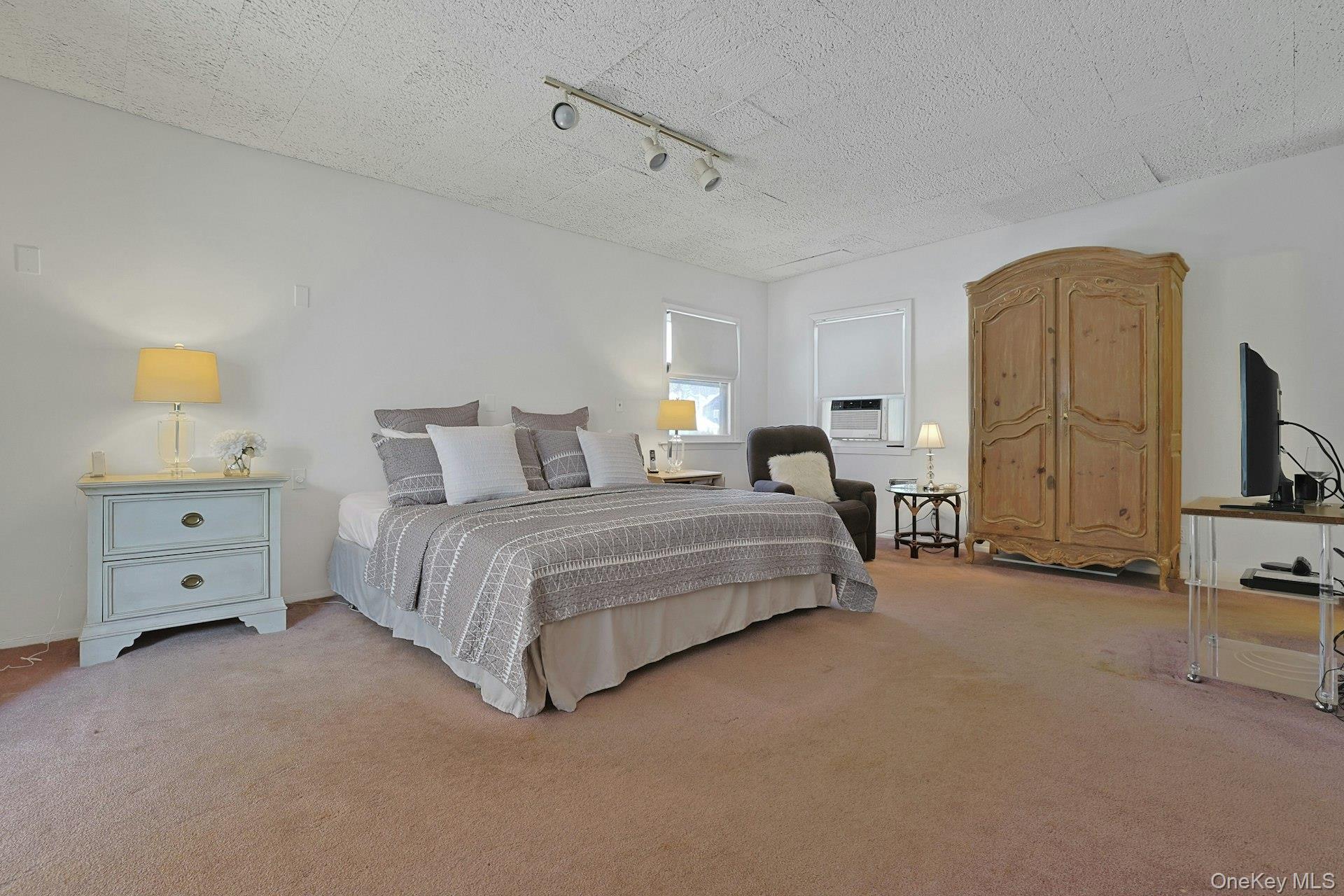 32 Lambert Lane New Rochelle, NY 10804 - Photo 17 of 27