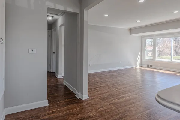 $1,600 | 112 Dawn Avenue, Rockford, IL 61107