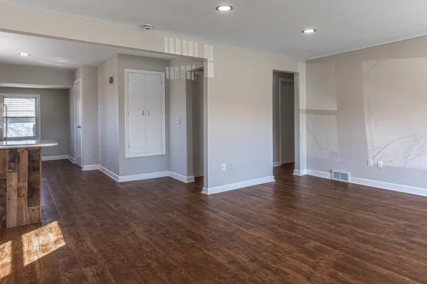 $1,600 | 112 Dawn Avenue, Rockford, IL 61107