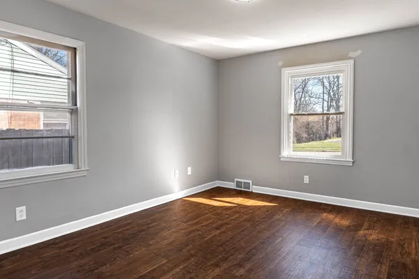 $1,600 | 112 Dawn Avenue, Rockford, IL 61107