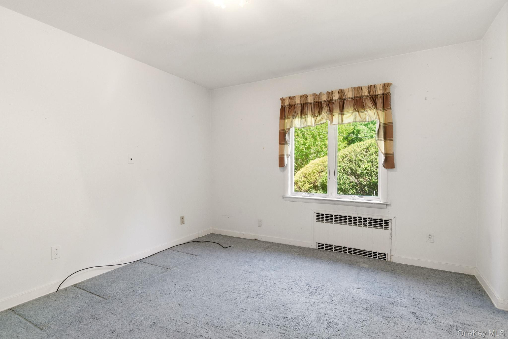 380 Duck Pond Road Locust Valley, NY 11560 - Photo 24 of 41 1st floor bedroom