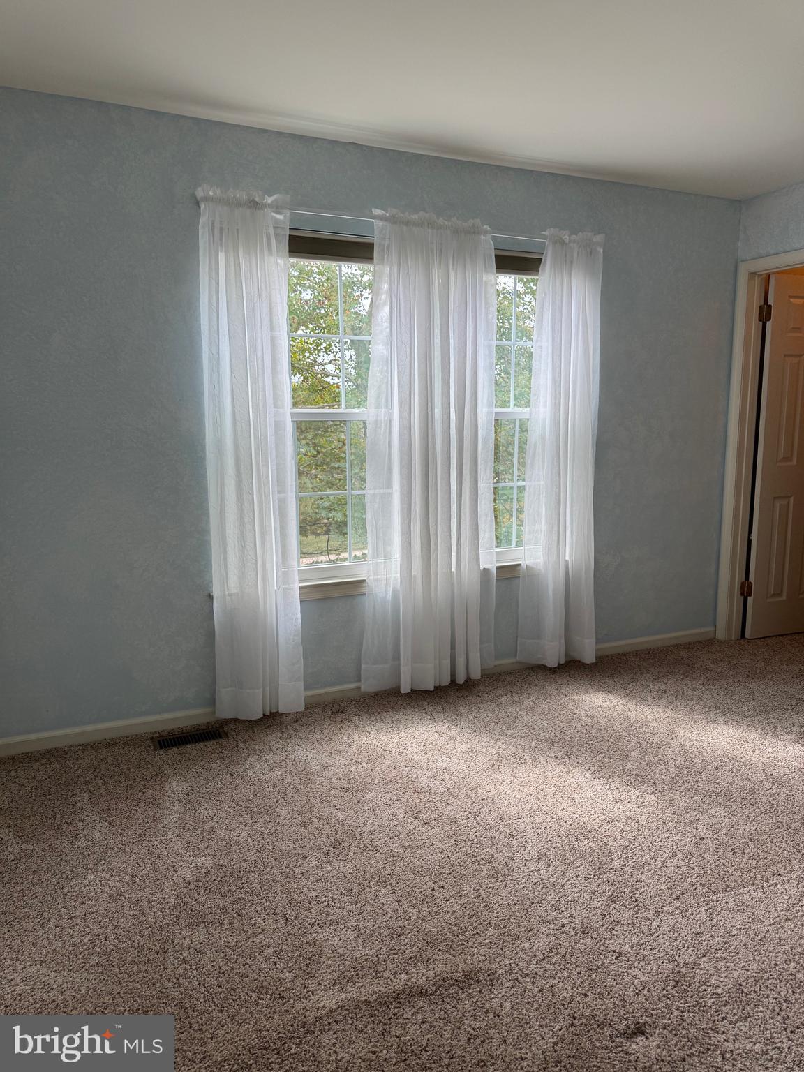 5513 Rinker Circle Doylestown, PA 18902 - Photo 10 of 22 an empty room with windows