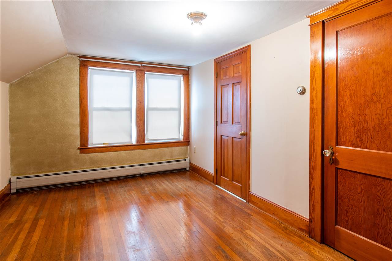 18 New Dunstable Road Nashua, NH 03060 - Photo 14 of 36