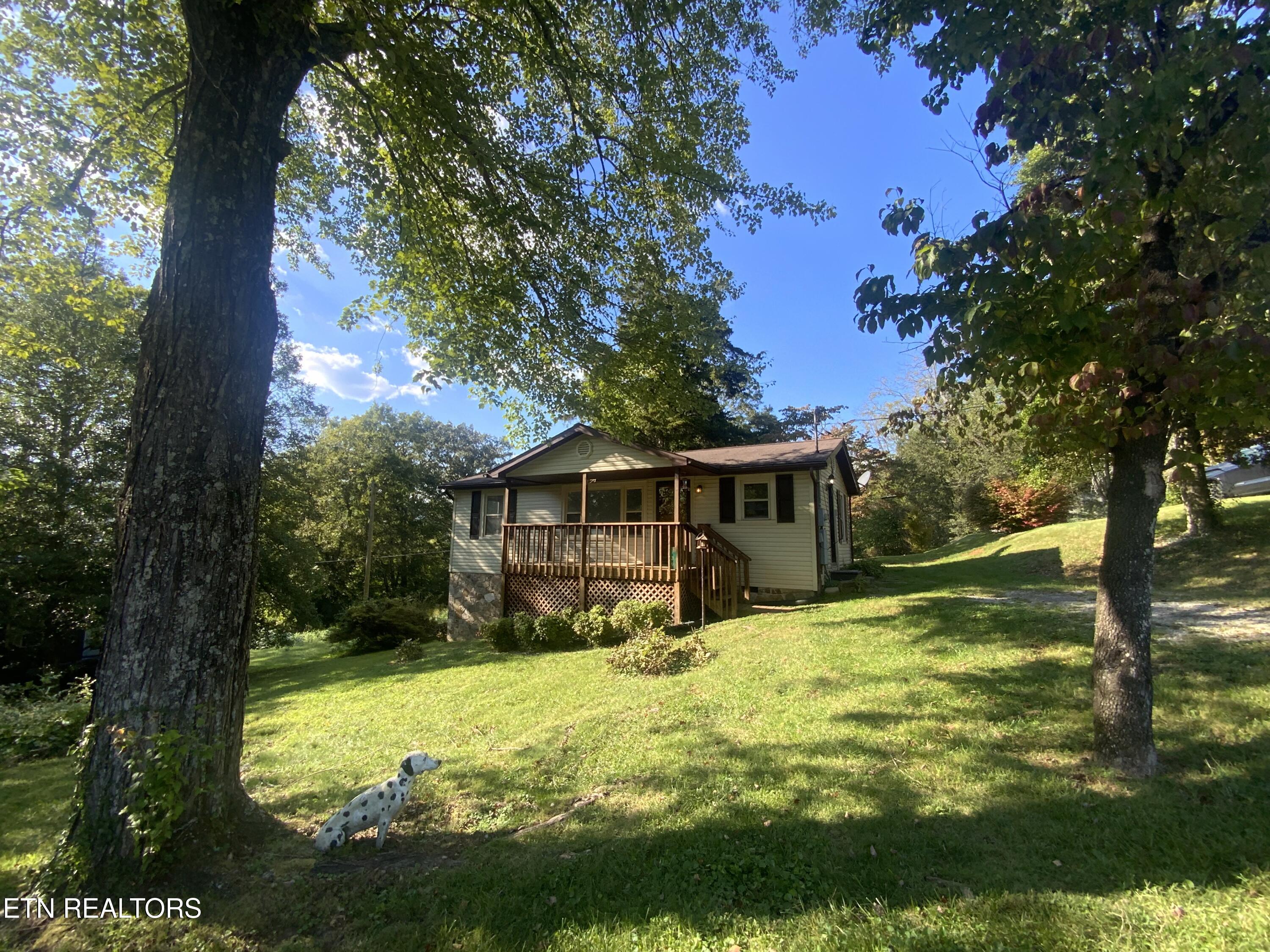 139 Stephens Road Rocky Top, TN 37769 - Photo 3 of 22 IMG_8397