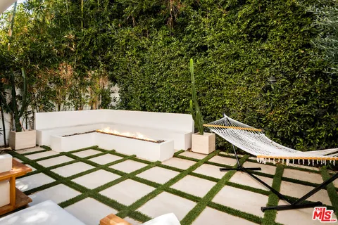 $4,195,000 | 839 North Genesee Avenue, Los Angeles, CA 90046